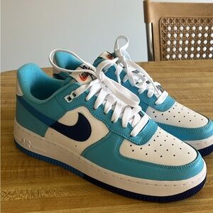 Nike Air Force 1 LV8 Light blue size 6.5 men’s / women’s size 8